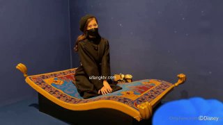 超极品的妞子，天然大奶子听大哥指挥穿上性感的黑丝让大哥爆草抽插，淫水多多骚逼特写展示，呻吟可射别错过